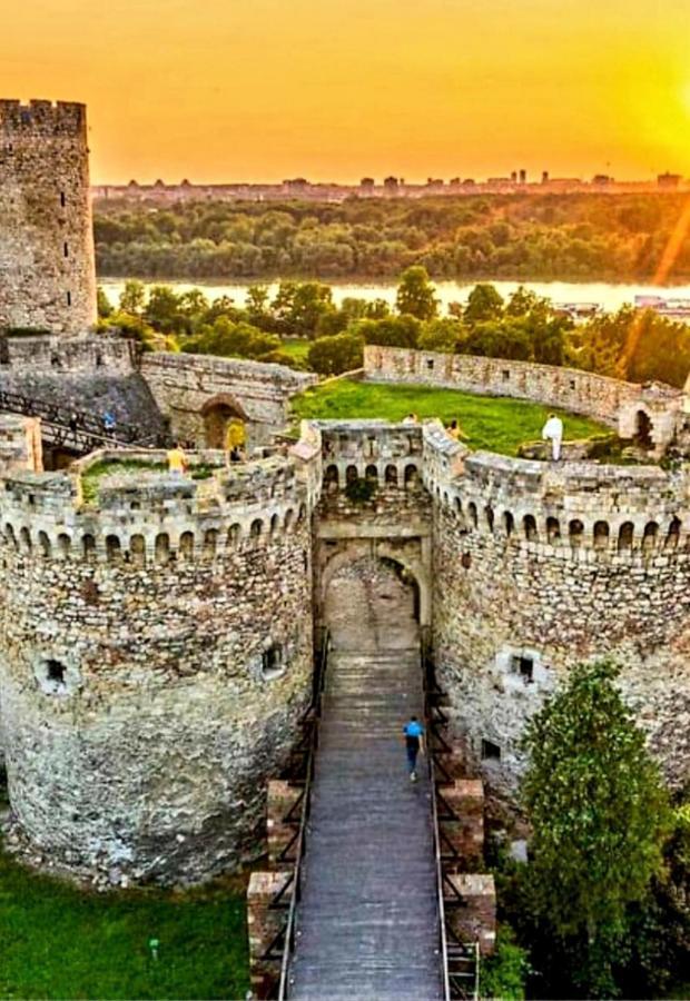 Top Spot Apartment Belgrád Kültér fotó
